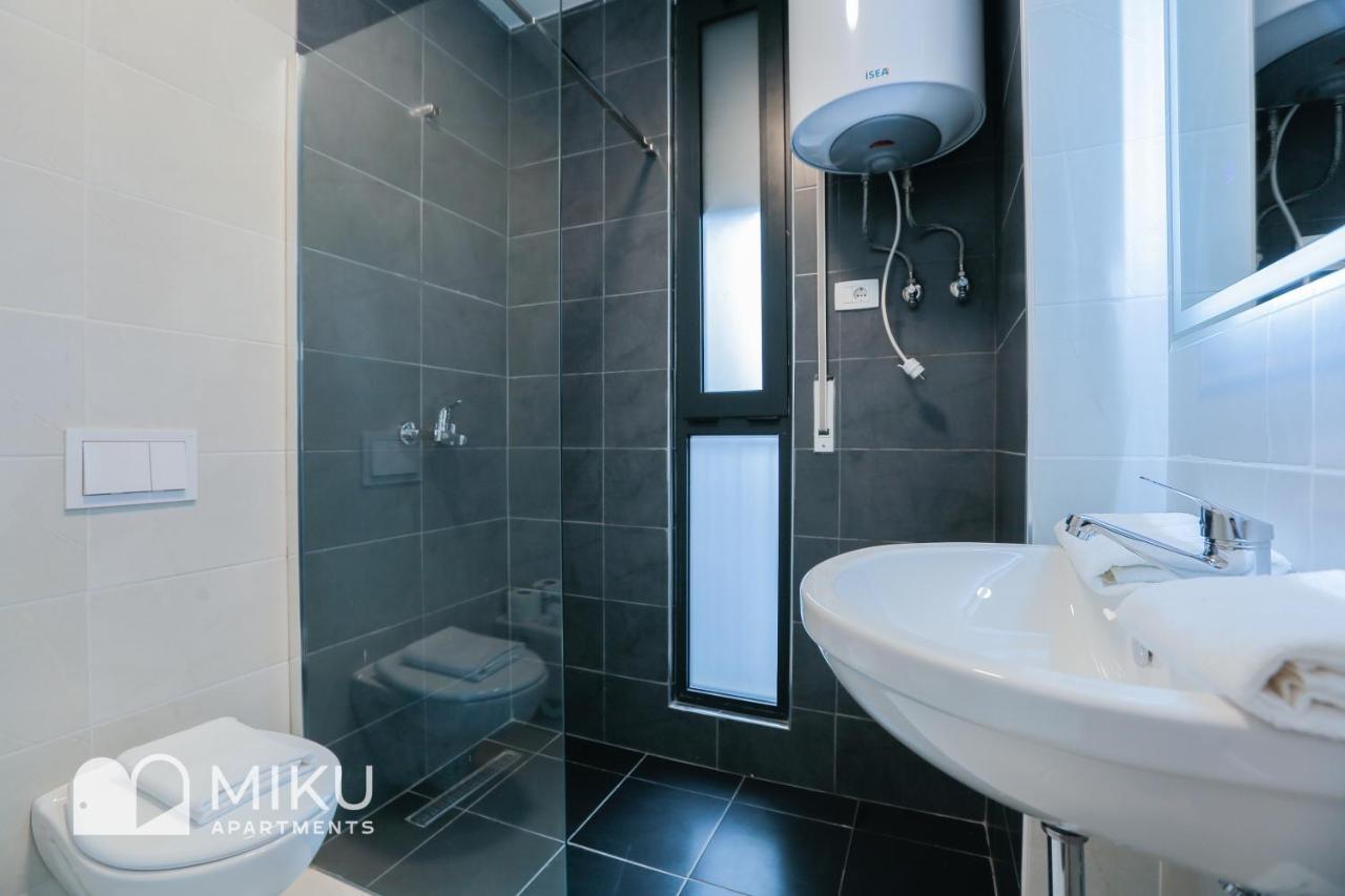 Miku Apartment - Glamorous 1Bedroom Apartment At Olympic Residence 티라나 외부 사진